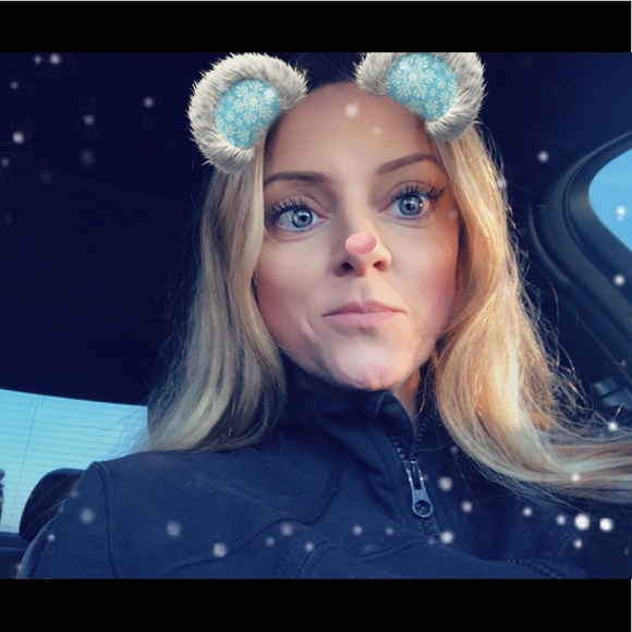 Meet your Posher, Erin - Picture 2 of 3